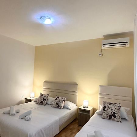Apartmens Xhenis Lux อุลซิน ภายนอก รูปภาพ