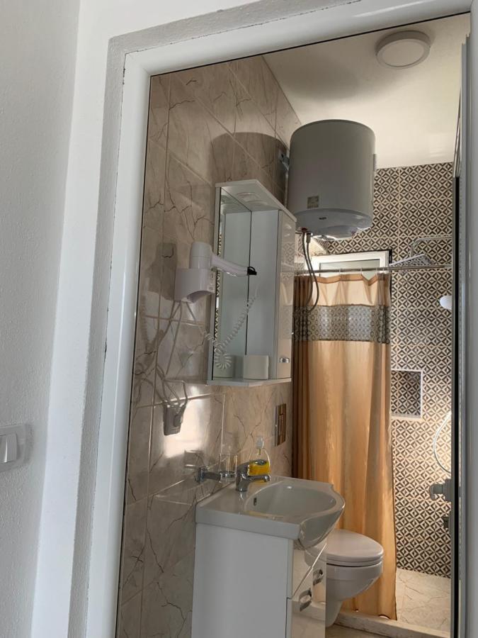 Apartmens Xhenis Lux อุลซิน ภายนอก รูปภาพ