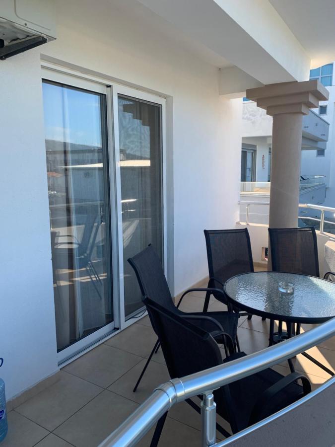 Apartmens Xhenis Lux อุลซิน ภายนอก รูปภาพ