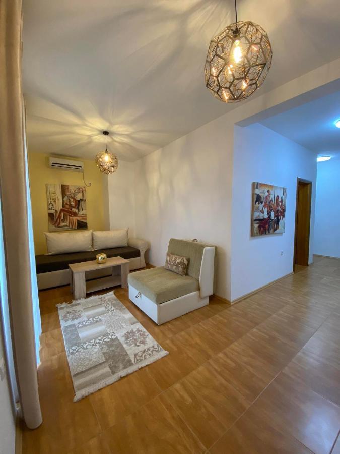 Apartmens Xhenis Lux อุลซิน ภายนอก รูปภาพ