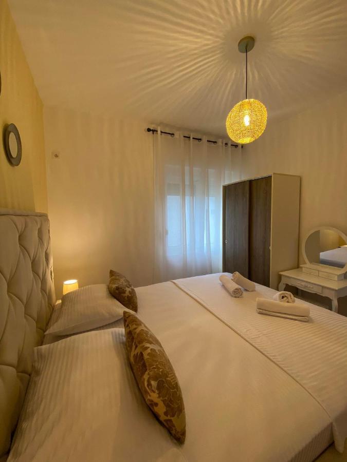 Apartmens Xhenis Lux อุลซิน ภายนอก รูปภาพ