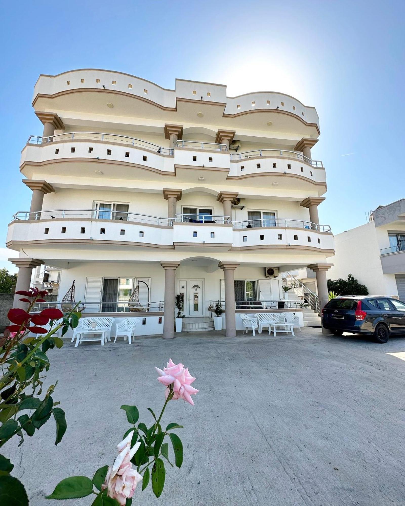 Apartmens Xhenis Lux อุลซิน ภายนอก รูปภาพ