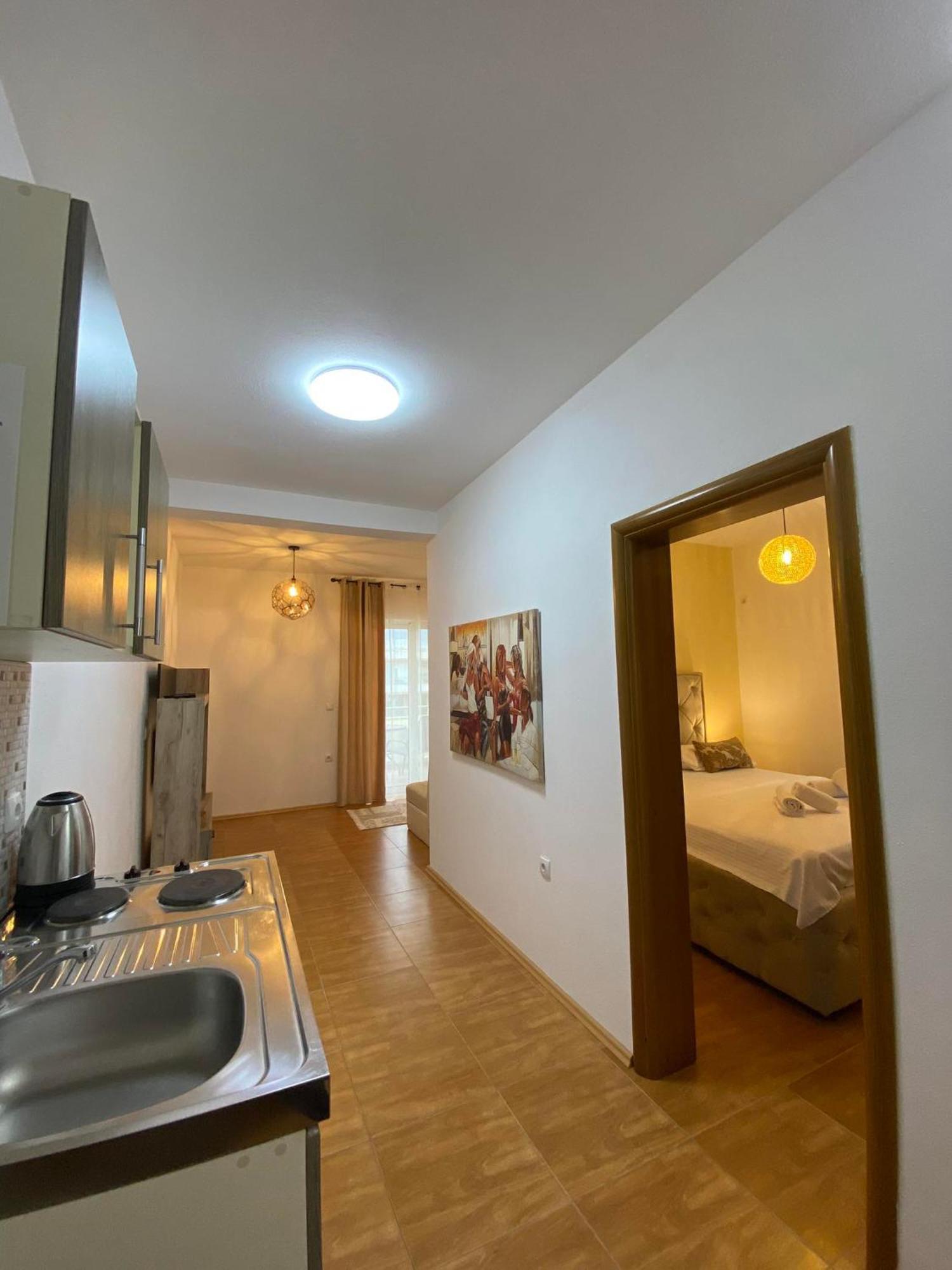 Apartmens Xhenis Lux อุลซิน ภายนอก รูปภาพ