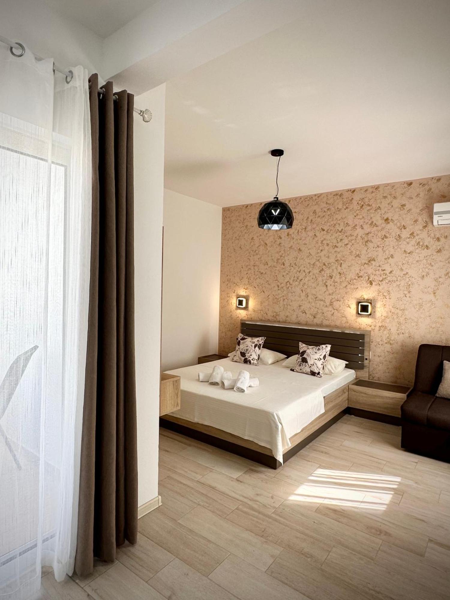 Apartmens Xhenis Lux อุลซิน ภายนอก รูปภาพ