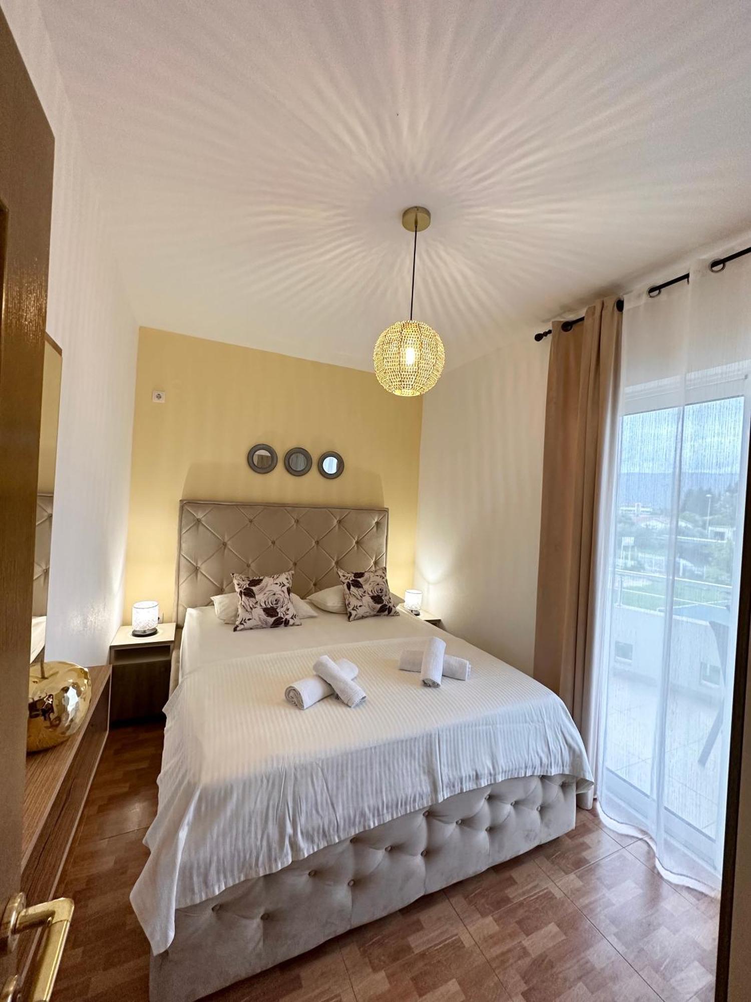 Apartmens Xhenis Lux อุลซิน ภายนอก รูปภาพ
