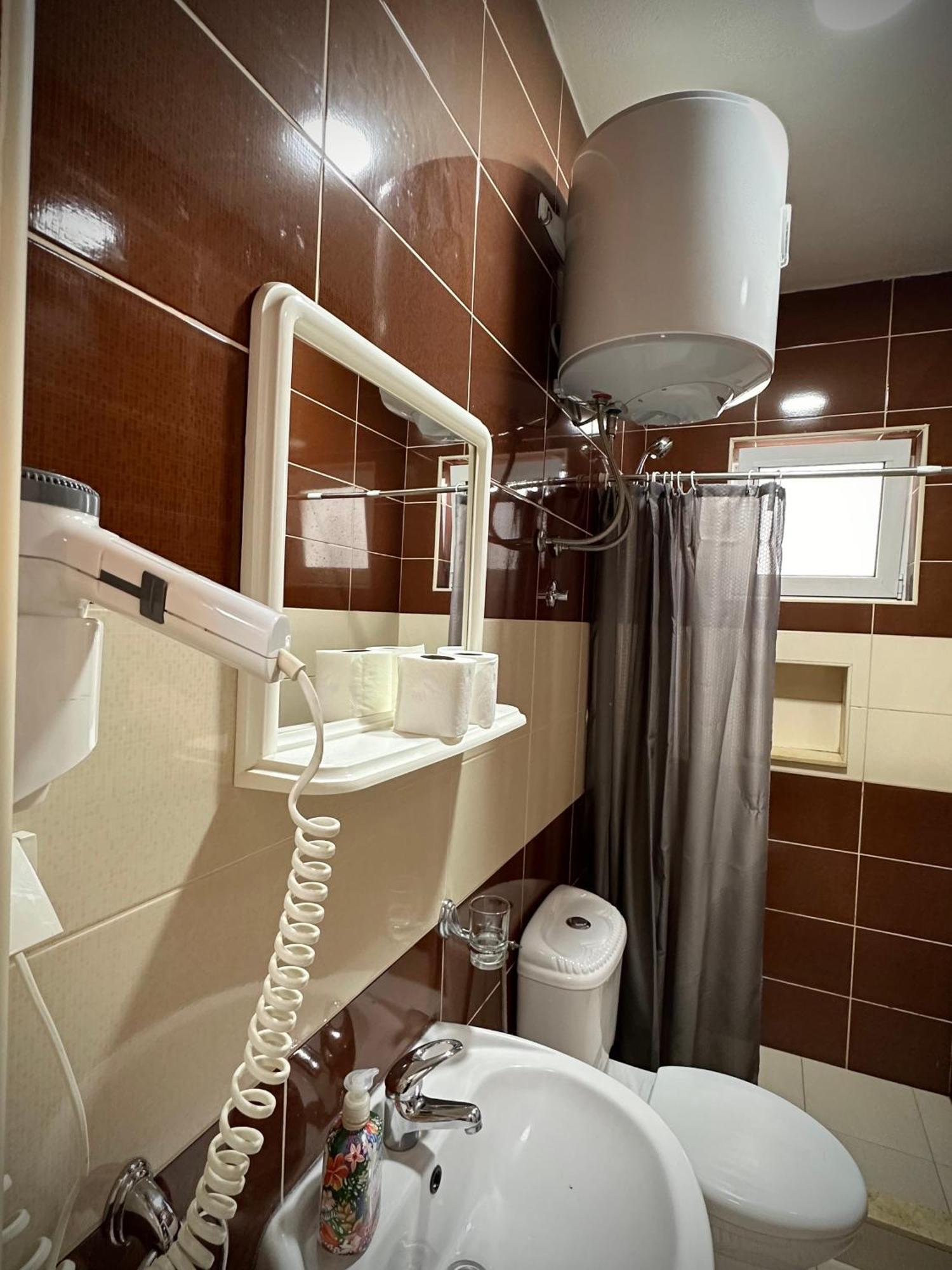 Apartmens Xhenis Lux อุลซิน ภายนอก รูปภาพ