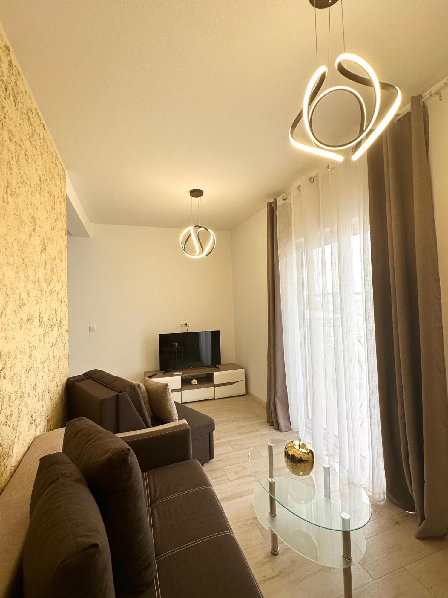 Apartmens Xhenis Lux อุลซิน ภายนอก รูปภาพ
