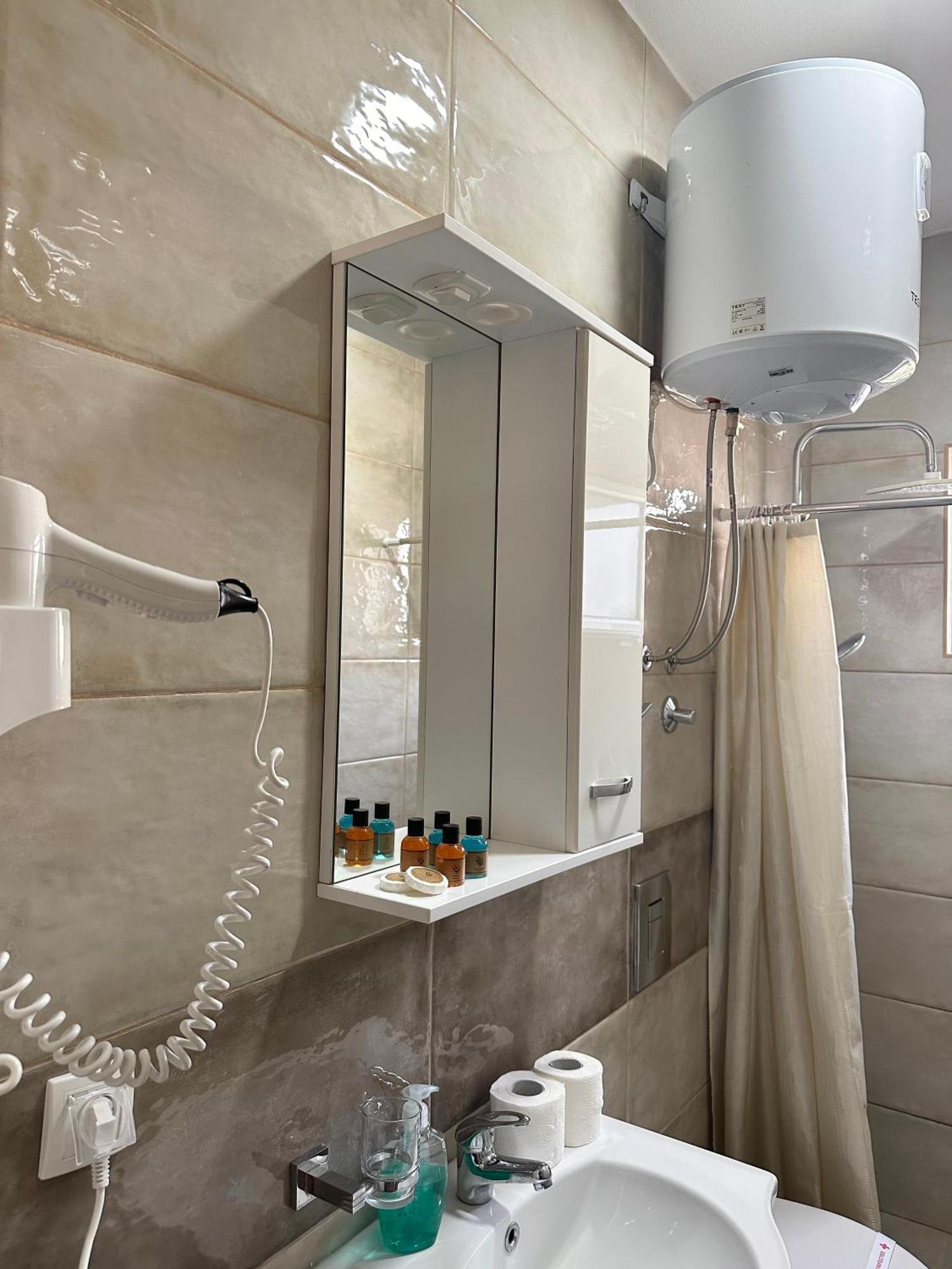 Apartmens Xhenis Lux อุลซิน ภายนอก รูปภาพ