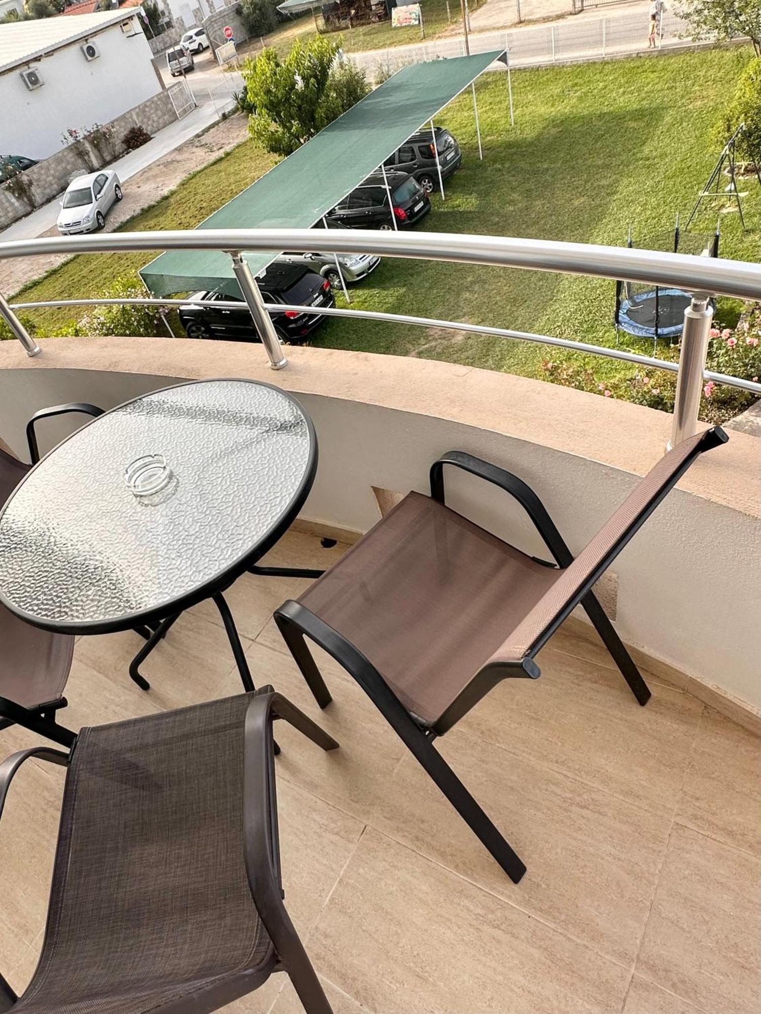 Apartmens Xhenis Lux อุลซิน ภายนอก รูปภาพ
