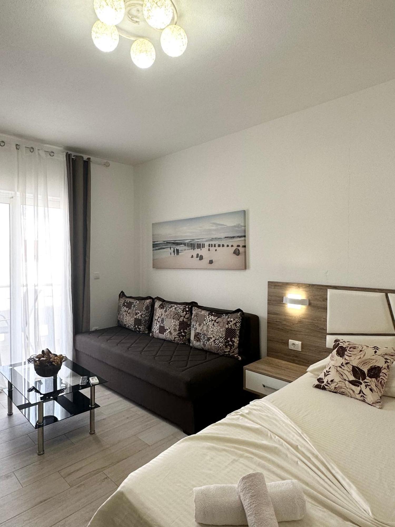 Apartmens Xhenis Lux อุลซิน ภายนอก รูปภาพ