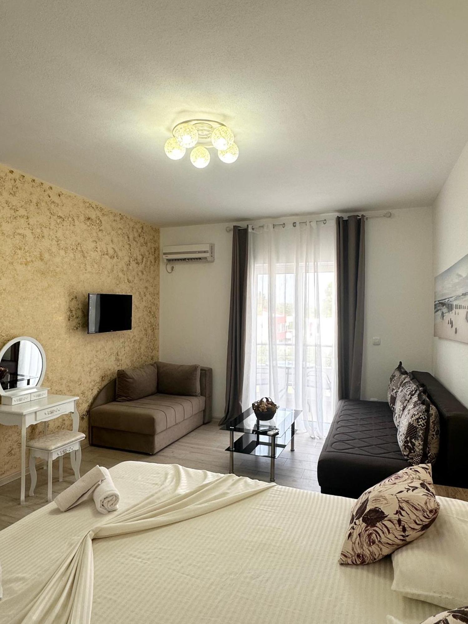 Apartmens Xhenis Lux อุลซิน ภายนอก รูปภาพ