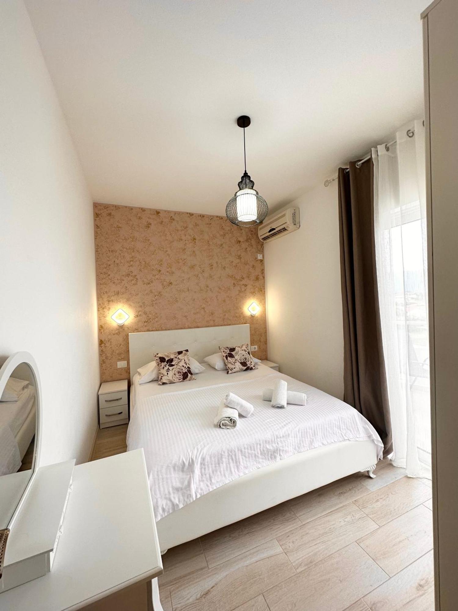 Apartmens Xhenis Lux อุลซิน ภายนอก รูปภาพ