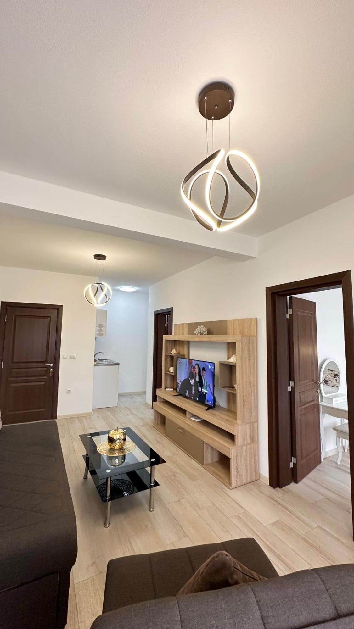 Apartmens Xhenis Lux อุลซิน ภายนอก รูปภาพ