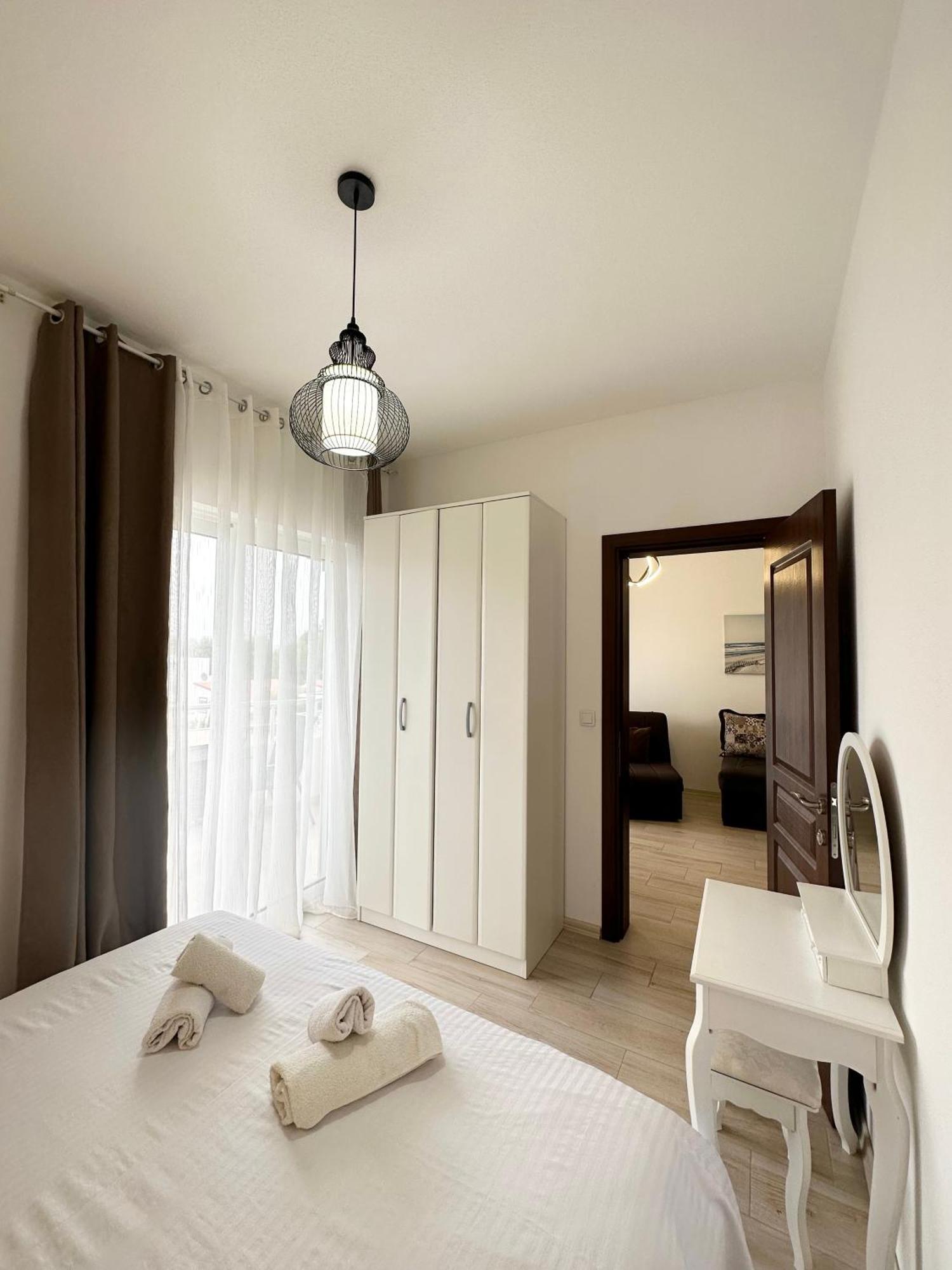 Apartmens Xhenis Lux อุลซิน ภายนอก รูปภาพ