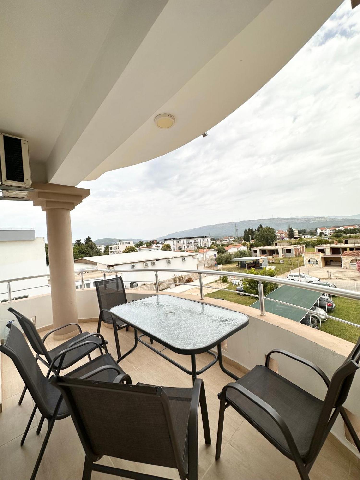 Apartmens Xhenis Lux อุลซิน ภายนอก รูปภาพ